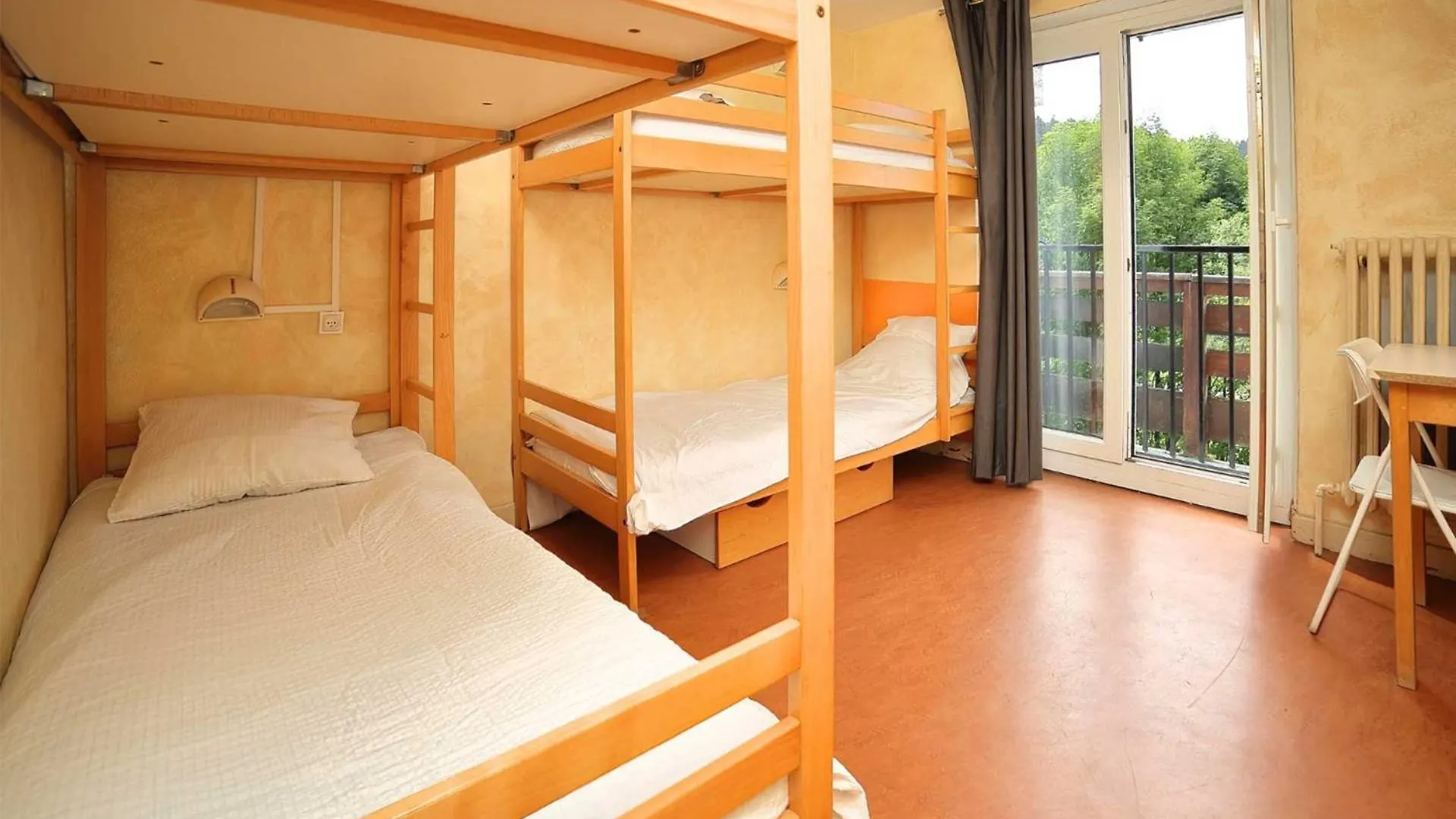 Auberge De Jeunesse Hi Chamrousse 0*,